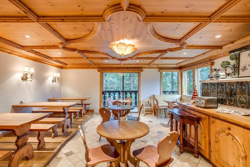 هتل Alpine Rivers Inn