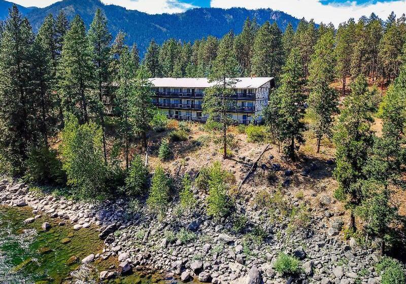 هتل Alpine Rivers Inn