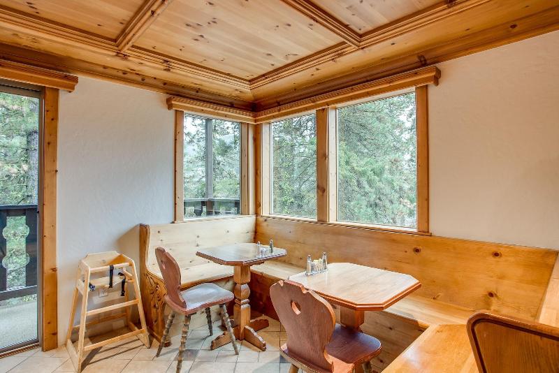 هتل Alpine Rivers Inn