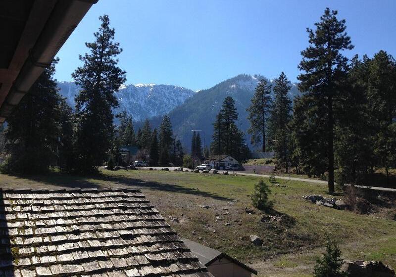 هتل Alpine Rivers Inn