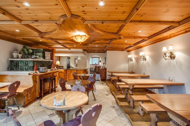 هتل Alpine Rivers Inn