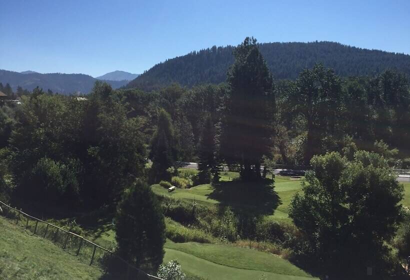 هتل Alpine Rivers Inn