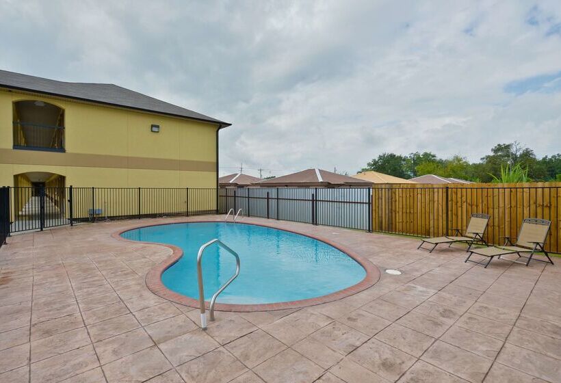 בית מלון כפרי Americas Best Value Inn & Suites Lake Charles At I 210 Exit 11