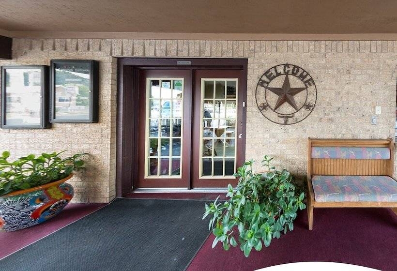 בית מלון כפרי Americas Best Value Inn   Legend S Inn