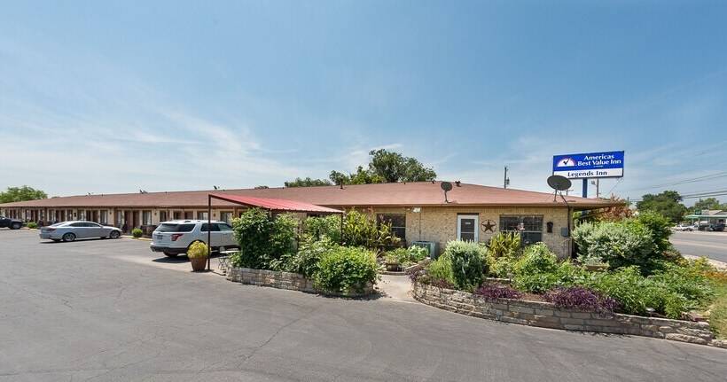 בית מלון כפרי Americas Best Value Inn   Legend S Inn