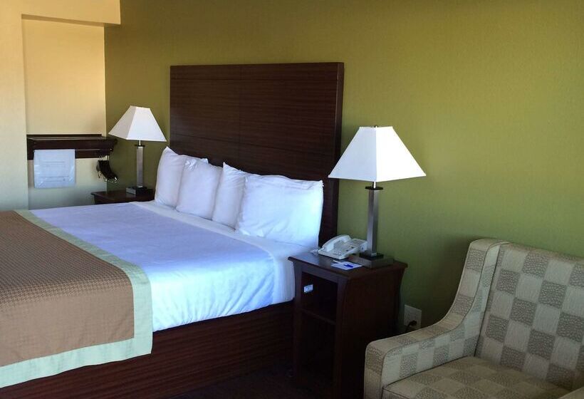 هتل Americas Best Value Inn Winona