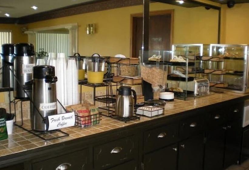 هتل Americas Best Value Inn Winona