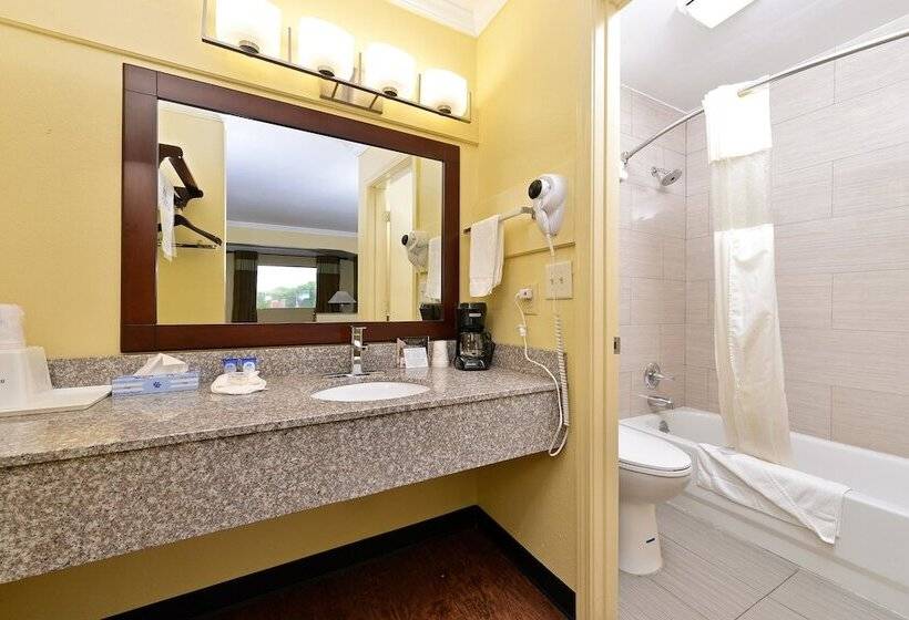 هتل Americas Best Value Inn Winona
