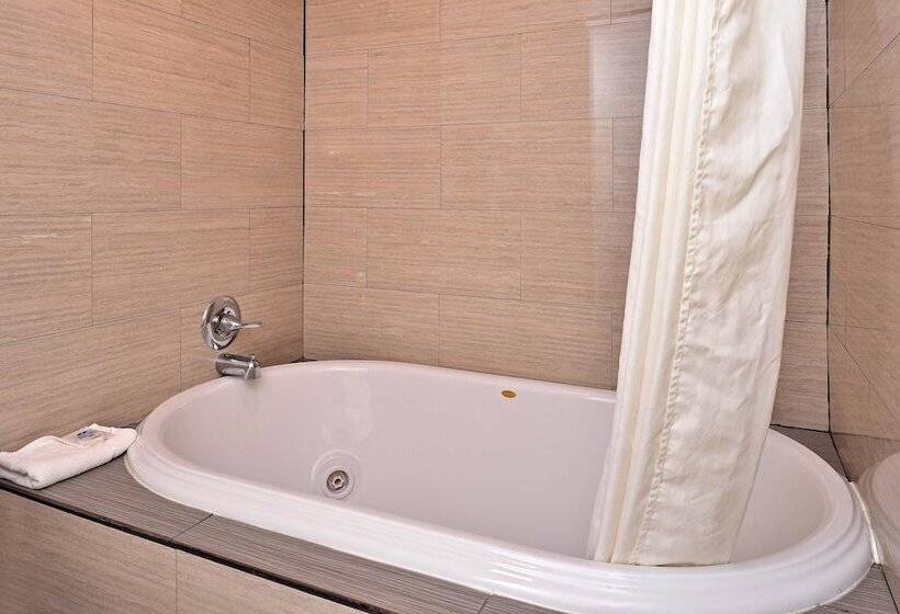 هتل Americas Best Value Inn Winona