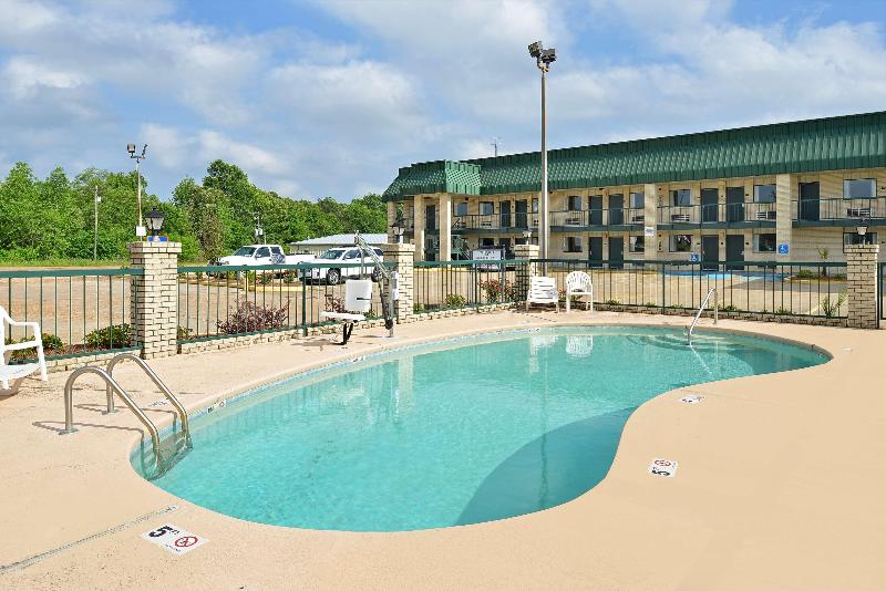 هتل Americas Best Value Inn Winona