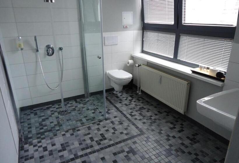 هتل Arena Inn Berlin Mitte