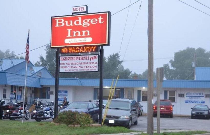 هتل Budget Inn Marinette