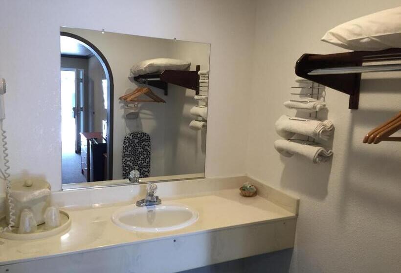 هتل Deluxe Inn Redwood City