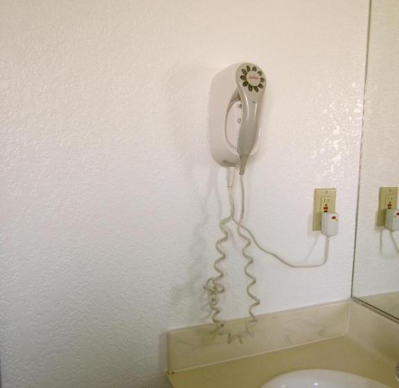 هتل Deluxe Inn Redwood City