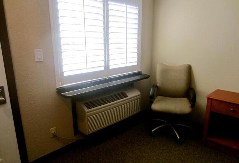 هتل Deluxe Inn Redwood City