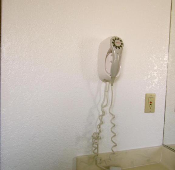 هتل Deluxe Inn Redwood City