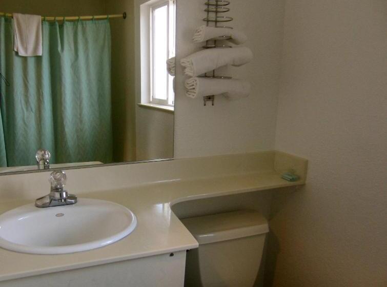 هتل Deluxe Inn Redwood City