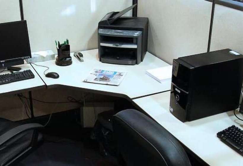 هتل Gateway Studio Suites