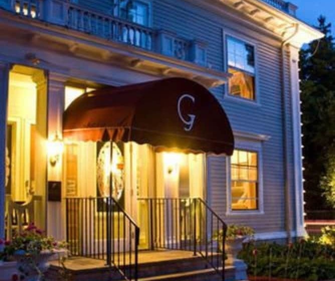 Hotel Gateways Inn & Restaurant