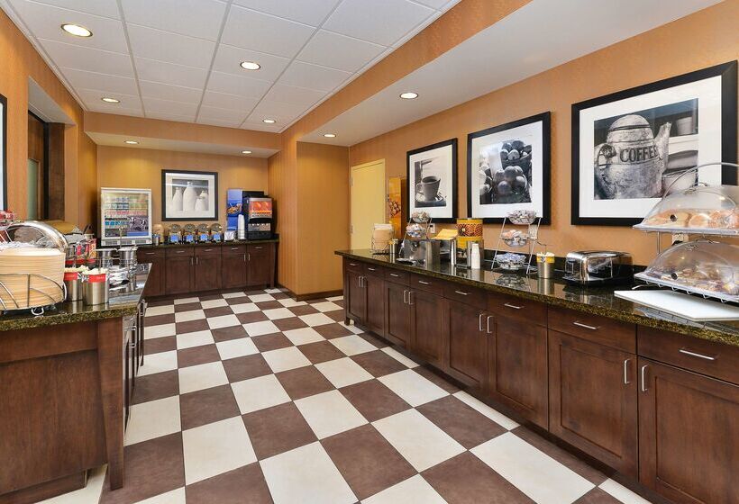 בית מלון כפרי Hampton Inn Clinton, Ia