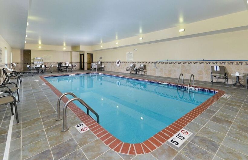 בית מלון כפרי Hampton Inn Clinton, Ia