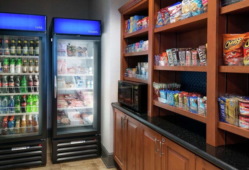 هتل Hampton Inn & Suites Orlando Airport @ Gateway Village