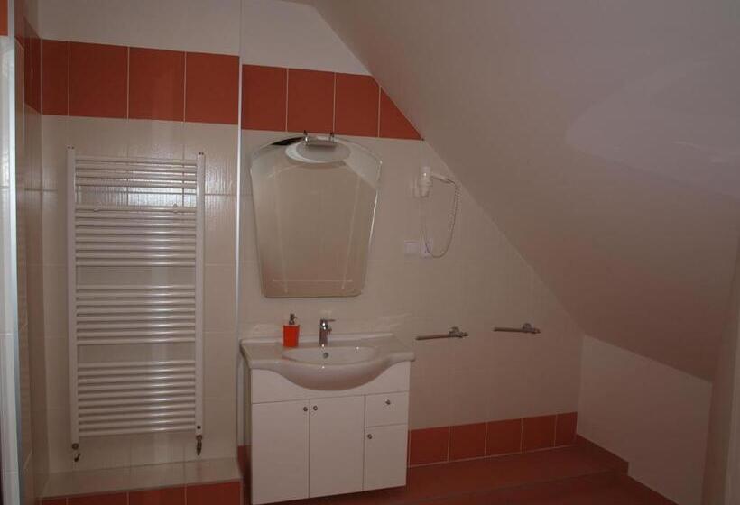 Fotos del hotel King George:  37