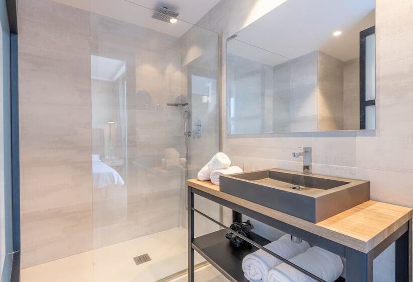 هتل Kyrat Amarac Suites