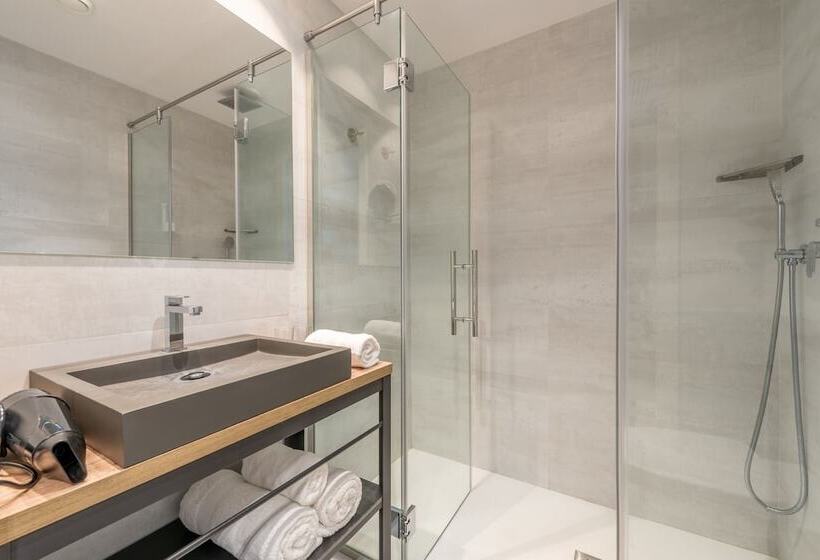 هتل Kyrat Amarac Suites