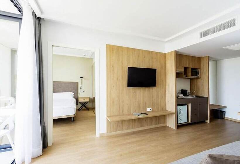 هتل Kyrat Amarac Suites