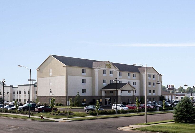 هتل Mainstay Suites Bismarck