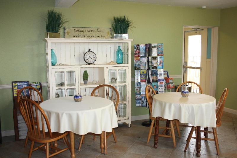 Ocean Sands Beach Boutique Inn   Stay By The Beach   Indoor Hotel   Saltwater Mineral Pool Open Unti