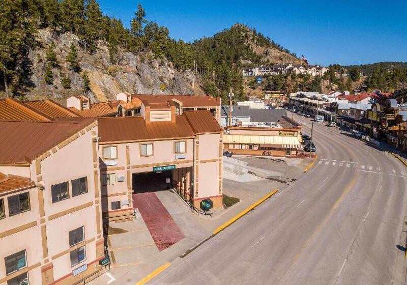 هتل Quality Inn Keystone Near Mount Rushmore
