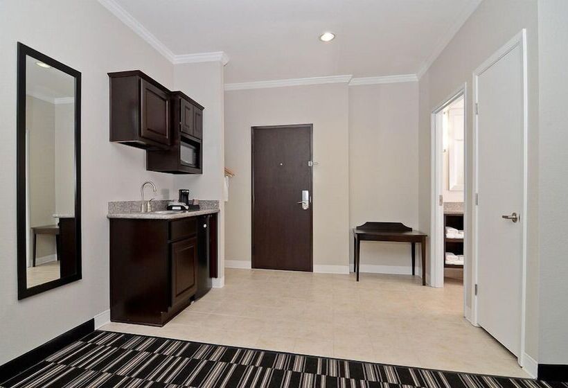هتل Quality Inn & Suites Bryan College Station