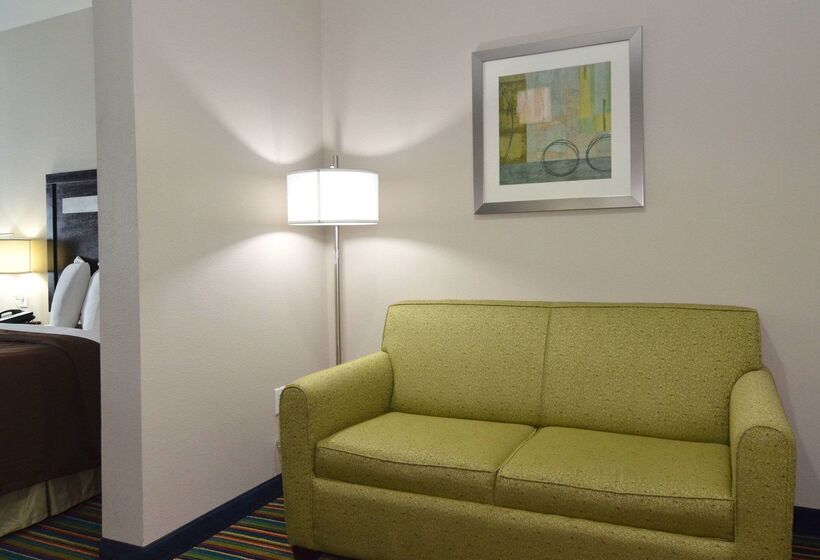 Отель Quality Inn & Suites Kenedy  Karnes City