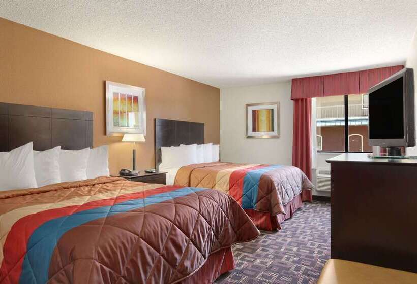 هتل Ramada By Wyndham Tulsa