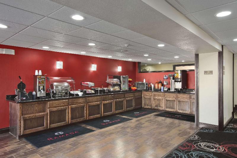 هتل Ramada By Wyndham Tulsa