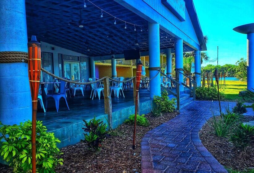 The Port Hotel And Marina