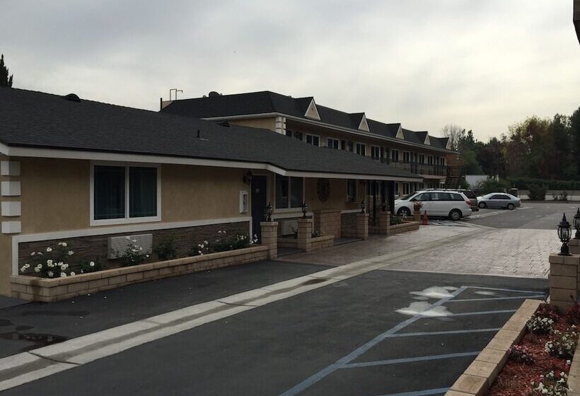 בית מלון כפרי Walnut Inn & Suites West Covina