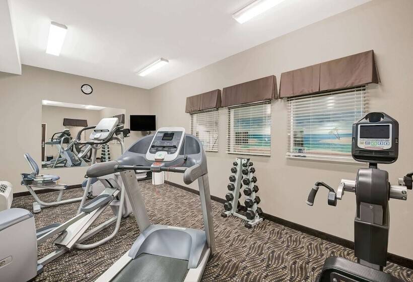 Microtel Inn & Suites