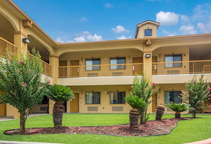 מוטל Americas Best Value Inn & Suites Tomball