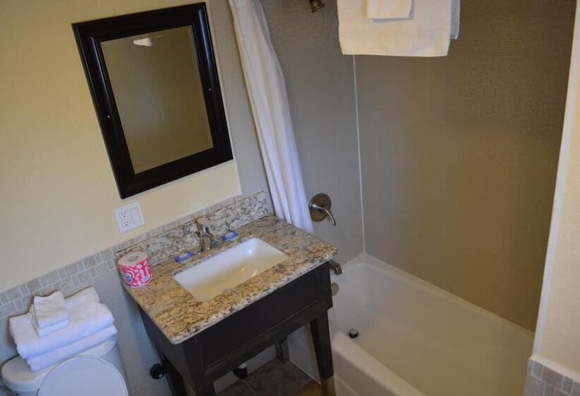 مُتل Bayshore Inn Ventura