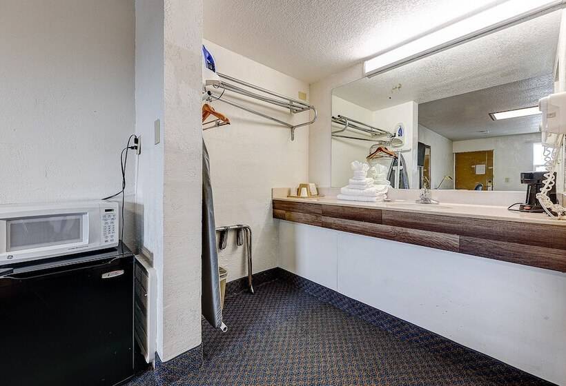مُتل Guest Inn Rogers