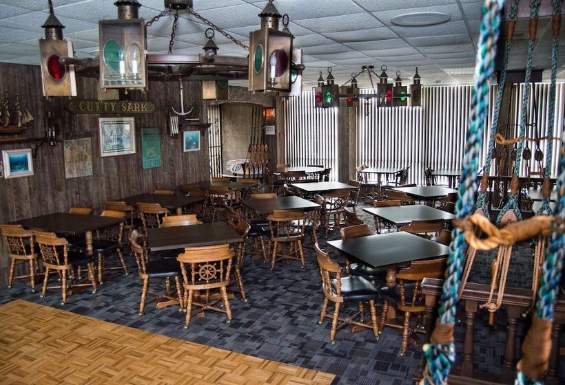 Мотель Windjammer Motor Inn