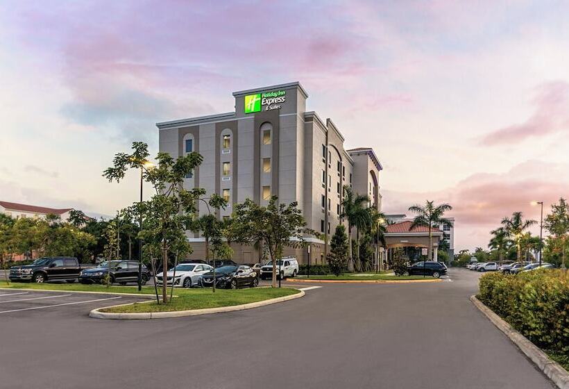 هتل Holiday Inn Express & Suites   Miramar, An Ihg