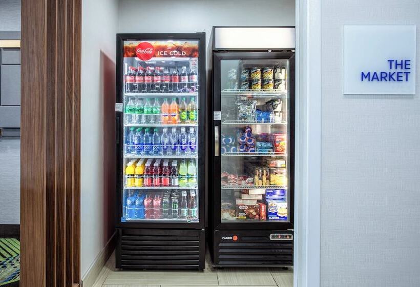 هتل Holiday Inn Express & Suites   Miramar, An Ihg