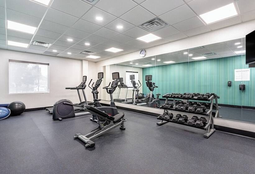 هتل Holiday Inn Express & Suites   Miramar, An Ihg