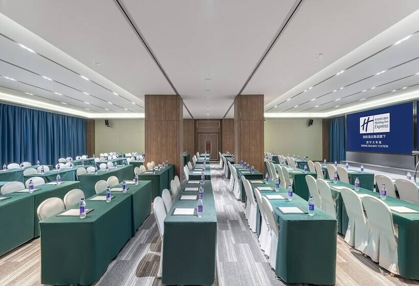 בית מלון כפרי Holiday Inn Express Xining Railway Station, An Ihg