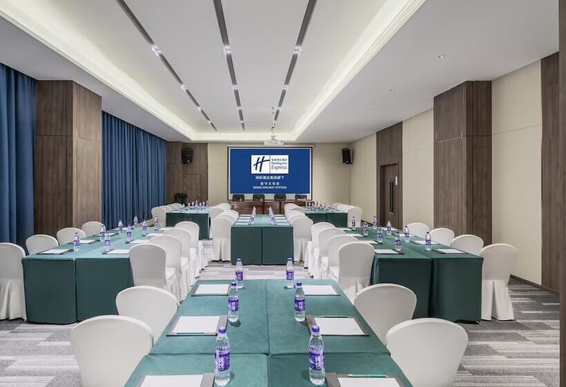 בית מלון כפרי Holiday Inn Express Xining Railway Station, An Ihg