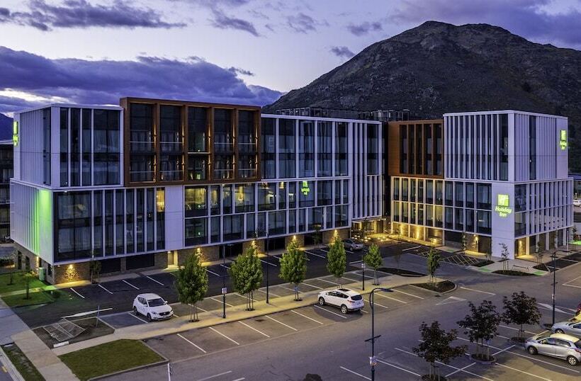 هتل Holiday Inn Queenstown Remarkables Park